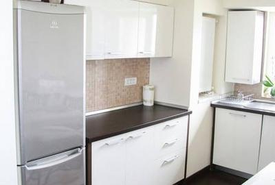 Apartament cu 2 camere decomandat, mobilat în P-ța Victoriei - 10