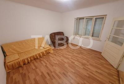 Teren intravilan 1500 mp - parcelabil - utilitati - Front 30 m - 10