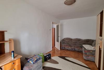 Apartament cu 2 camere decomandat în Micro 17 - 2