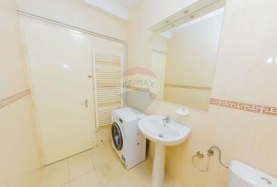 Parter de casa 133 mp de inchiriat in centrul orasului, str 9 Mai - 3