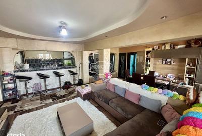 Apartament cu 3 camere semidecomandat în Central