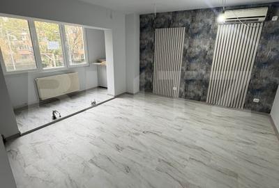 Apartament cu 2 camere, modern renovat, etaj 1 - zona Independentei - 1
