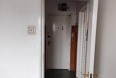 Apartament 2 camere bloc recent reabilitat strada Moldovi?a sector 4 - 8