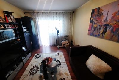 Apartament 2 camere decomandat, zona Canta