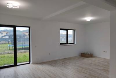 Casă cu 4 camere cu Teren 190 Mp în Sânpetru - 4