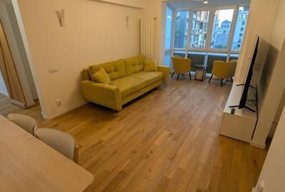 Apartament cu 3 camere decomandat în Calea Victoriei