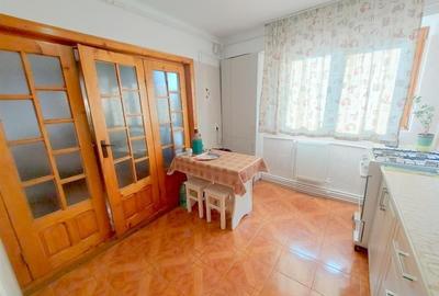 Apartament 3 camere decomandat, zona Mioritei - 4