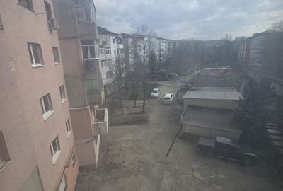 Apartament cu 3 camere decomandat în Mioriței - 6