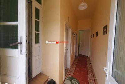 Casă cu 6 camere cu Teren 824 Mp în Central - 14
