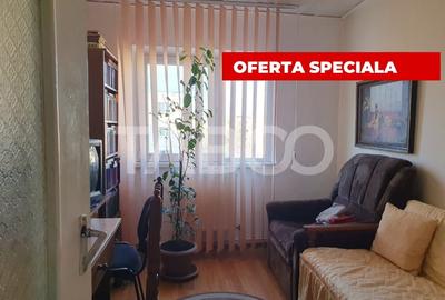 Apartament cu 4 camere semidecomandat, mobilat în Est