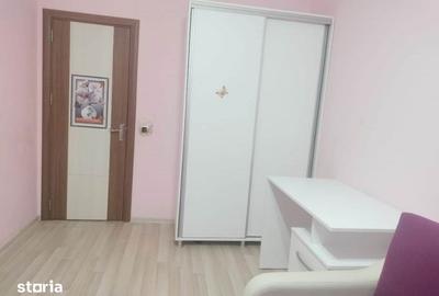 Apartament cu 3 camere decomandat, mobilat în Tractorul - 1