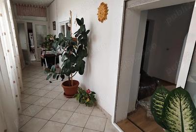 Casă cu 3 camere cu Teren 1783 Mp în Voiteg - 8