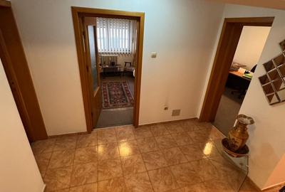 Apartament cu 3 camere decomandat în Politehnica