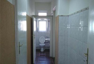 Spațiu comercial, de 143 mp, în Central - 8