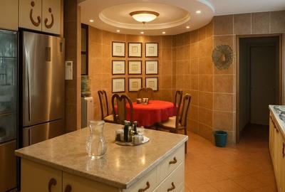 VILA SOMPTUOASA CU PONTON LA LAC SI TEREN GENEROS - REZIDENTA SAU INVESTITIE - 1