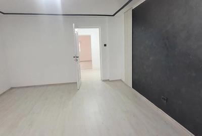 Casă cu 4 camere cu Teren 500 Mp în Central - 2