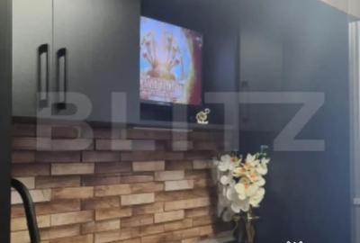 Apartament cu 3 camere decomandat în Micro 4 - 2