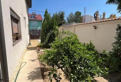 Casă cu 6 camere cu Teren 300 Mp în Central