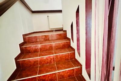 Casă individuală cu 5 camere cu Canalizare în Central - 2