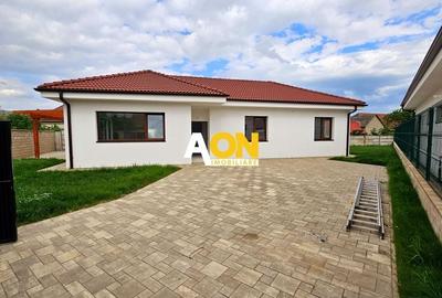 Casa semifinisata, 4 camere, 393 mp teren,  Barabant