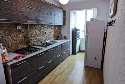 Apartament 3 camere, Decomandat, 70 mp, 2 Parcari, Centru, Iuliu Hosu - 3