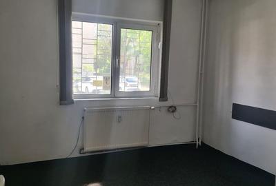 Apartament cu 3 camere decomandat în Democrației - 6
