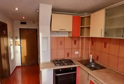 Garsonieră decomandată în Astra - 6