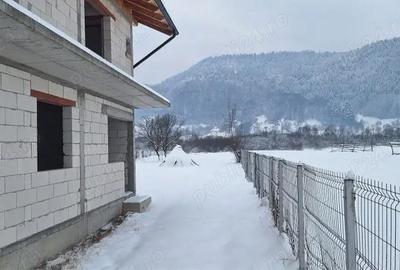 Casă cu Teren 2689 Mp în Vișeu de Mijloc - 2