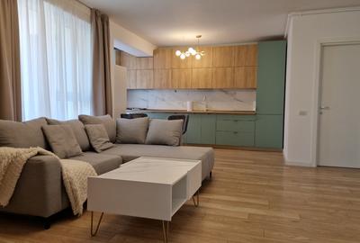 Apartament cu 3 camere semidecomandat, mobilat în Central