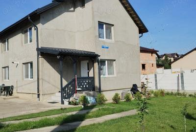 Casă cu 4 camere cu Teren 500 Mp în Câmpenești