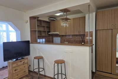 Vand Garsoniera Piata Delfinulu, 38mp, bloc recent reabilitat - 1