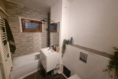 Apartament cu 2 camere decomandat în CET - 2