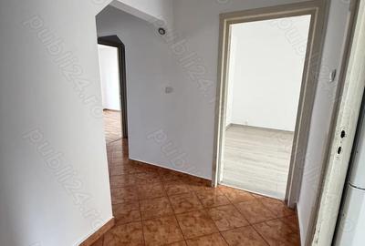Apartament cu 3 camere decomandat în Soarelui - 4