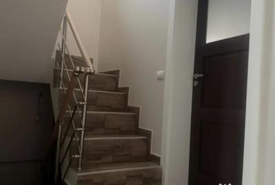 Casă cu 5 camere cu Teren 2000 Mp în Podari - 10