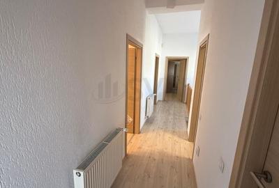 Casă individuală cu 5 camere cu Canalizare în Central - 8