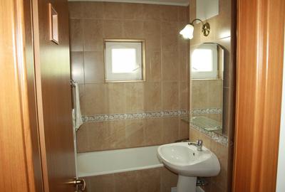 Apartament cu 3 camere decomandat, mobilat în Central - 2
