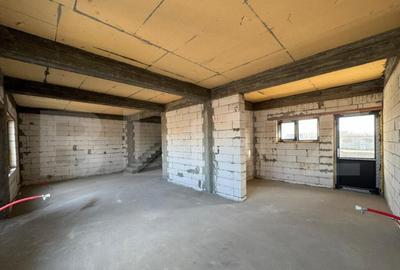 Casă cu 3 camere cu Teren 339 Mp în Central