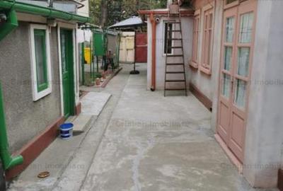 Casă cu 8 camere cu Canalizare în Central - 6