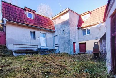 Casă cu 2 camere cu Teren 280 Mp în Rod - 1