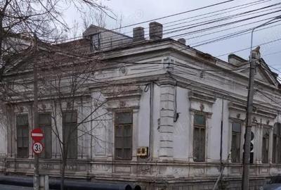 Casă cu 6 camere în Central - 2