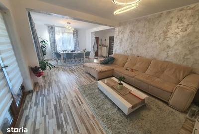 Casă cu 7 camere cu Teren 270 Mp în Lumina - 6