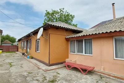 Casă cu 5 camere în 2 Mai - 2