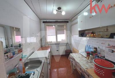 Apartament cu 3 camere decomandat în Sărari - 9