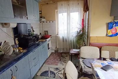 Apartament cu 3 camere în Între Lacuri