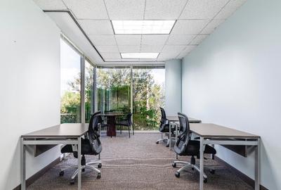 Spa?iu de birou privat pentru 3 persoane in Regus Hermes - 3