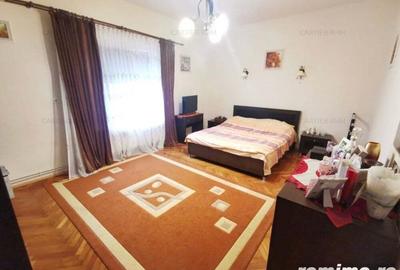 Vila mare ,ideala pentru locuit sau Gradini?a-after school - 2