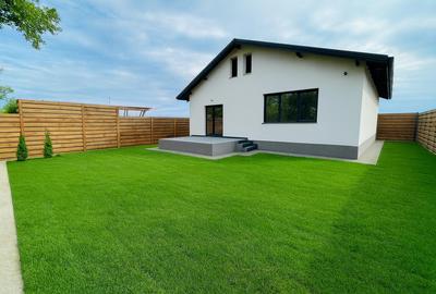 Casă cu 4 camere cu Teren 400 Mp în Țegheș - 1