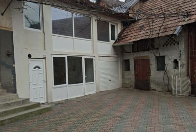 Casă cu 4 camere în Central - 3