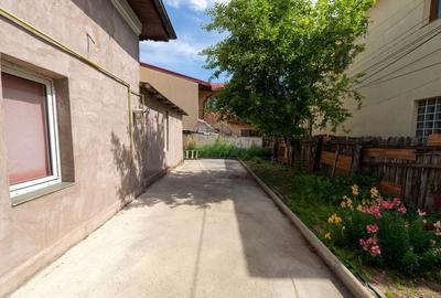 Vanzare casa 3 camere,  Piata 16 Februarie - 4