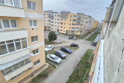 Vanzare apartament 2 camere, 42 mp - Bumbe?ti-Jiu - strada Jiului - 10